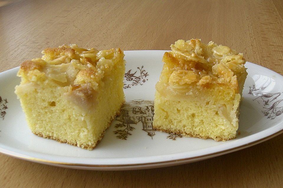 Apfel - Mandel - Kuchen mit Eierlikör