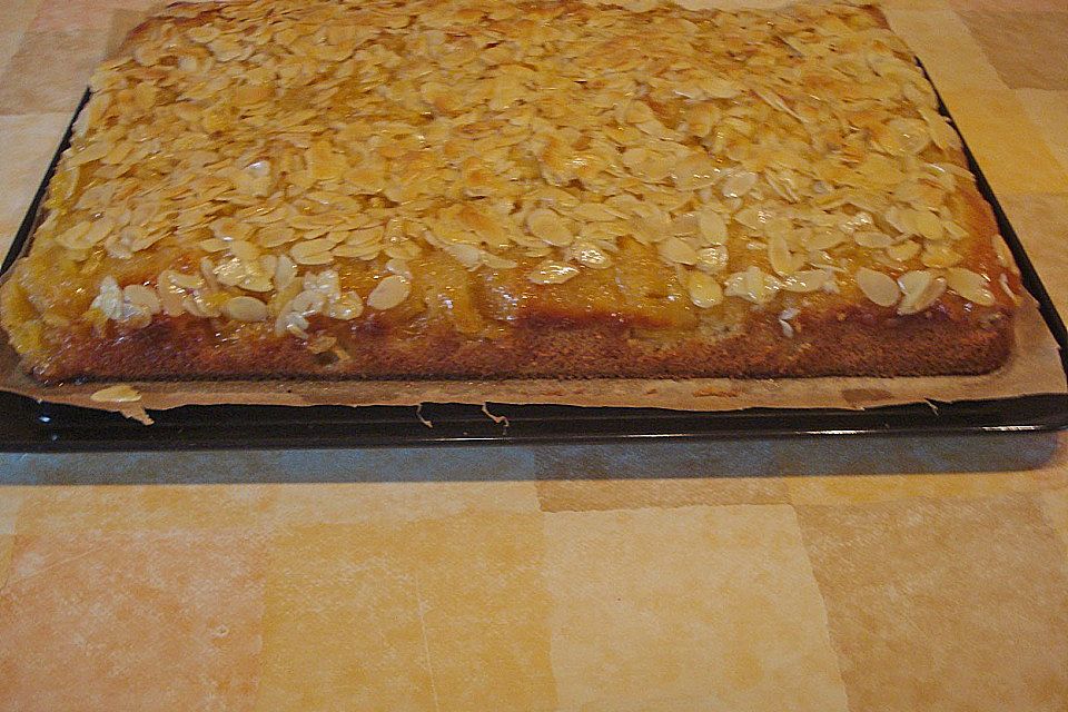 Apfel - Mandel - Kuchen mit Eierlikör