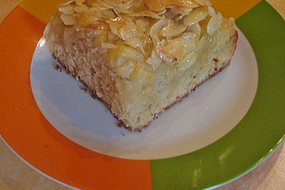 Apfel - Mandel - Kuchen mit Eierlikör