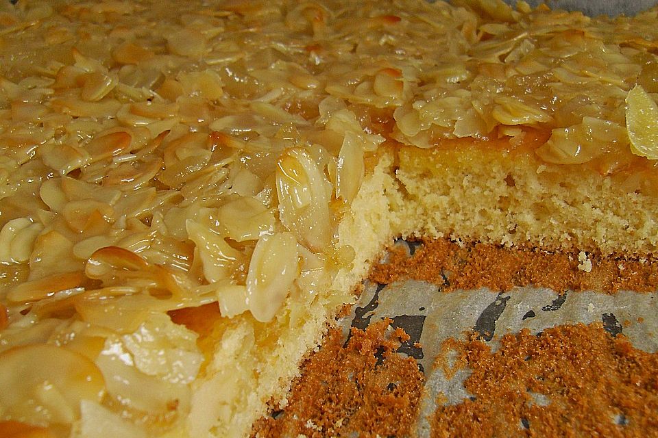 Apfel - Mandel - Kuchen mit Eierlikör