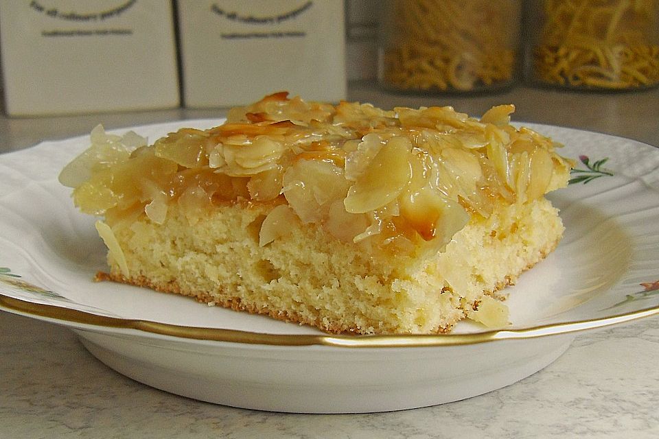 Apfel - Mandel - Kuchen mit Eierlikör