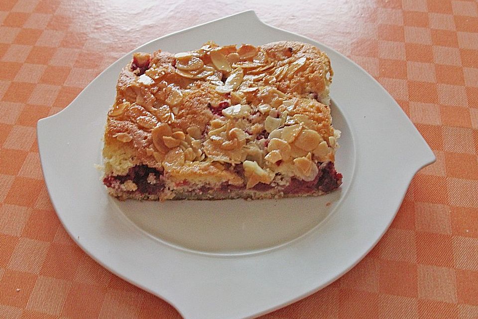 Apfel - Mandel - Kuchen mit Eierlikör