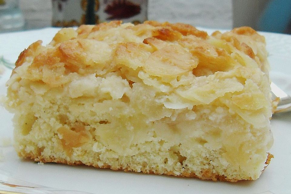 Apfel - Mandel - Kuchen mit Eierlikör