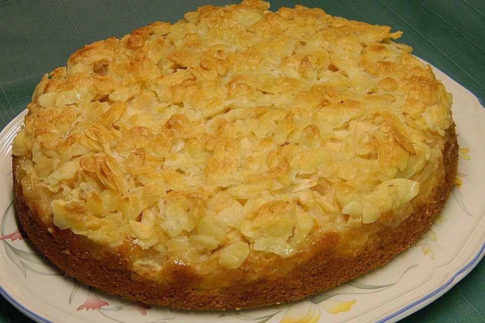 Apfel - Mandel - Kuchen mit Eierlikör