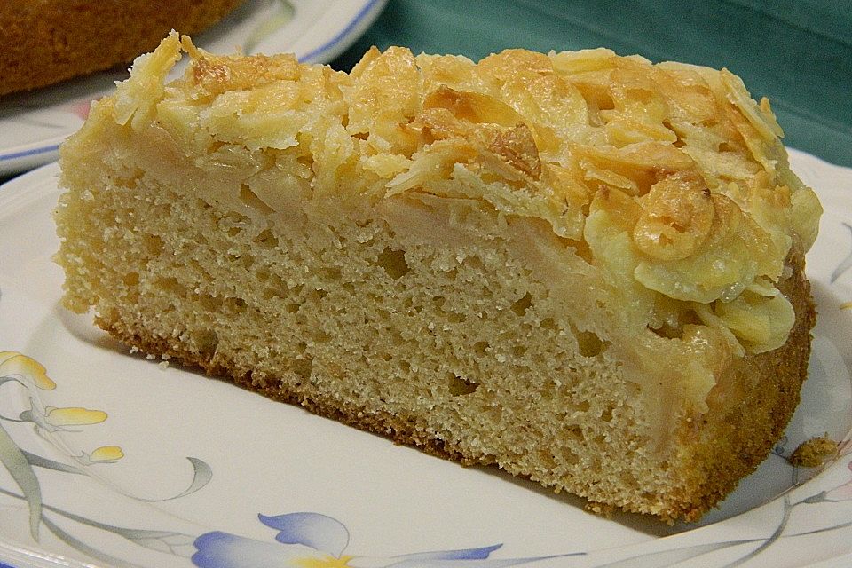 Apfel - Mandel - Kuchen mit Eierlikör