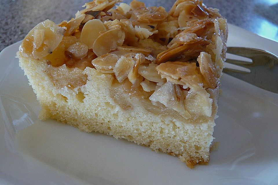 Apfel - Mandel - Kuchen mit Eierlikör