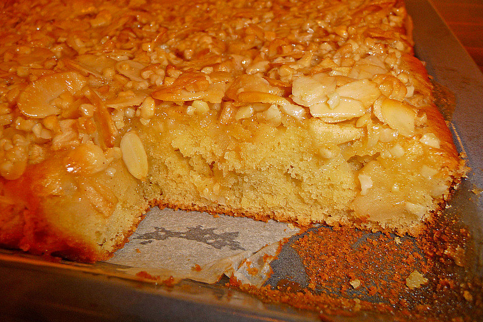 Apfel - Mandel - Kuchen mit Eierlikör