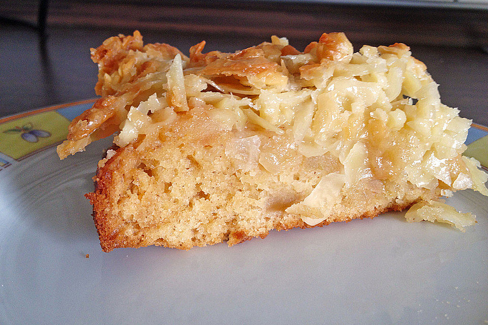 Apfel - Mandel - Kuchen mit Eierlikör