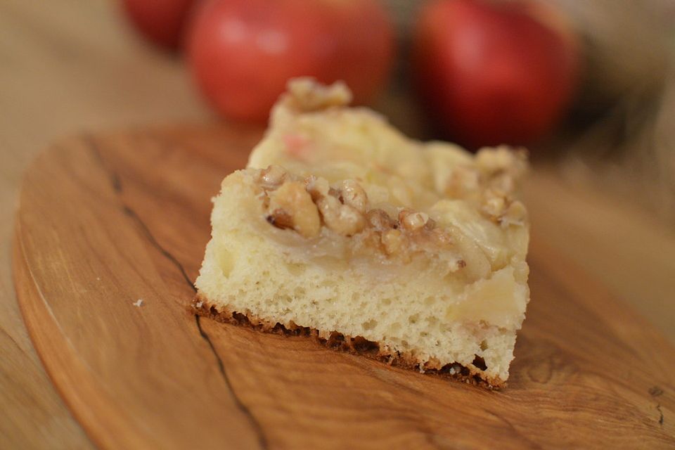 Apfel - Mandel - Kuchen mit Eierlikör