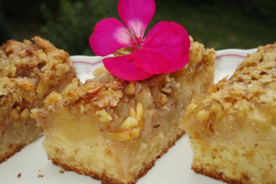 Apfel - Mandel - Kuchen mit Eierlikör