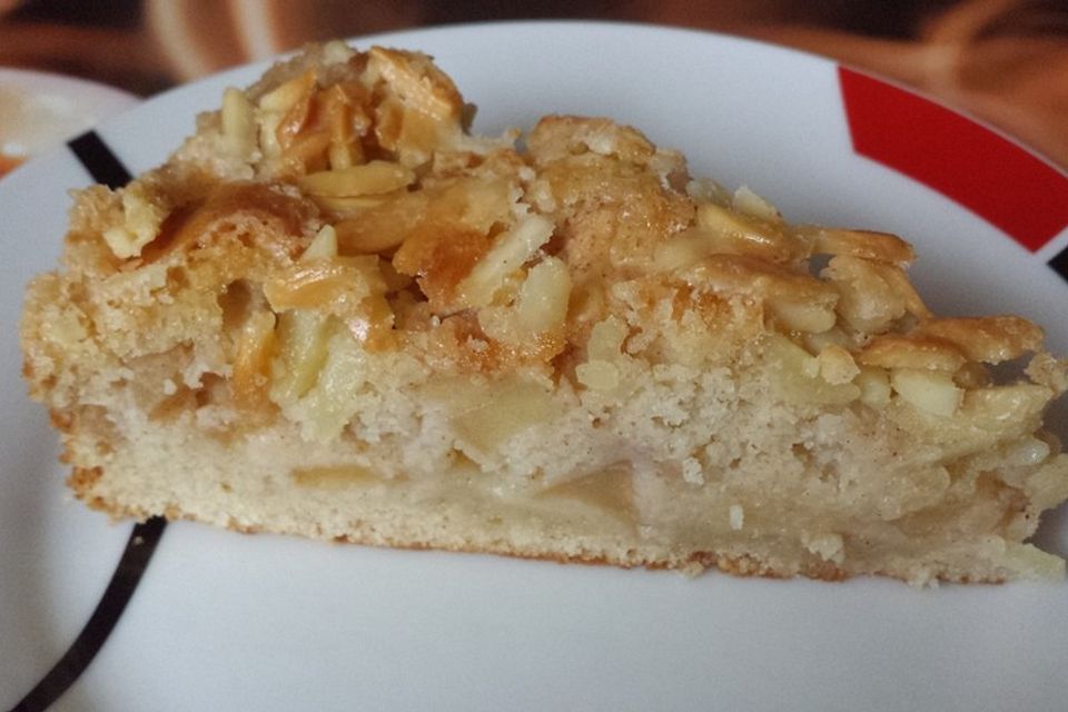 Apfel - Mandel - Kuchen mit Eierlikör