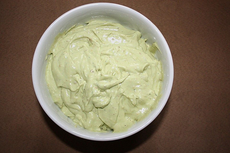 Artischocken mit Avocado - Dip