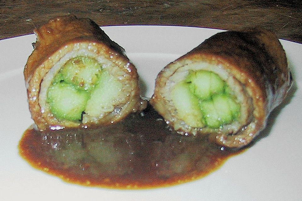 Kalbsröllchen mit Spargel gefüllt