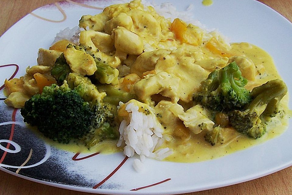 Geflügelcurry mit Brokkoli