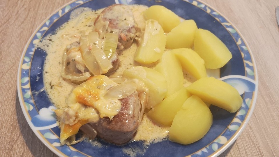 Schweinemedaillons, überbacken mit Zwiebel - Sahne - Sauce von happycook75 Schweinemedaillons, überbacken mit Zwiebel - Sahne - Sauce von happycook75