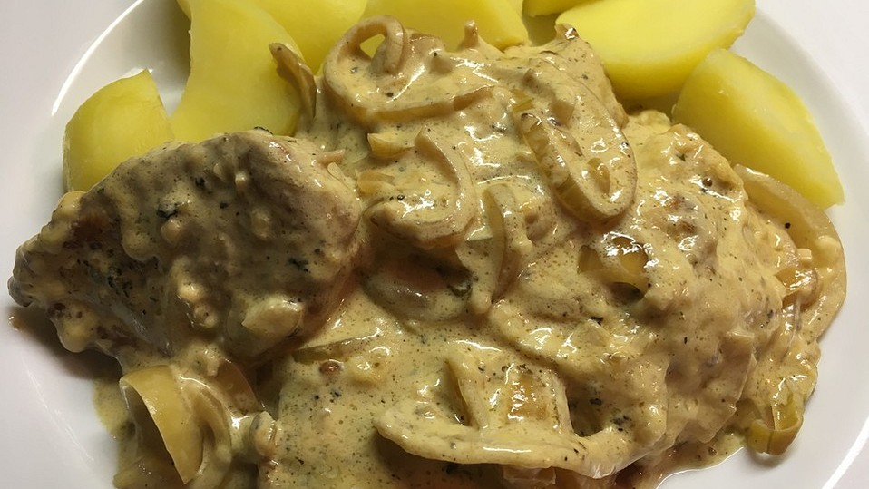 Schweinemedaillons, überbacken mit Zwiebel - Sahne - Sauce von happycook75 Schweinemedaillons, überbacken mit Zwiebel - Sahne - Sauce von happycook75