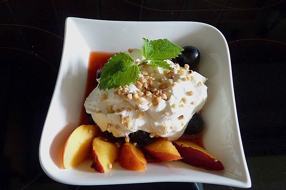 Beerenfrüchte - Dessert mit Vanille - Joghurt