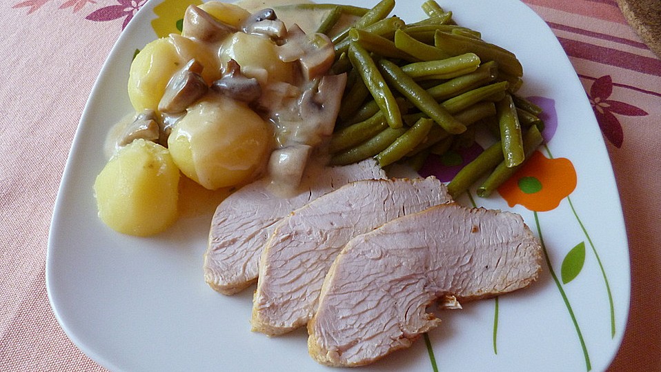 Kräuter-Putenbraten mit Rahmpilzen von Elfenlied