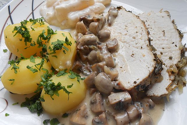 Kräuter-Putenbraten mit Rahmpilzen von Elfenlied| Chefkoch