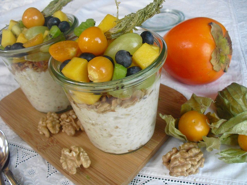 Joghurt - Knuspermüsli mit Obstsalat von CookingJulie | Chefkoch