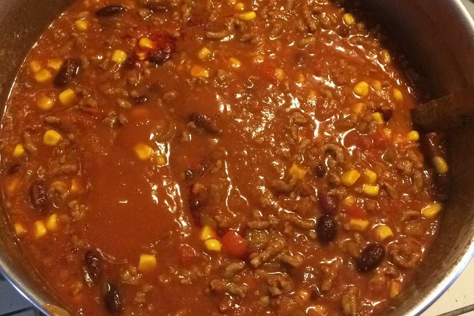 Chili con carne mit viererlei Chilisorten und Schokolade