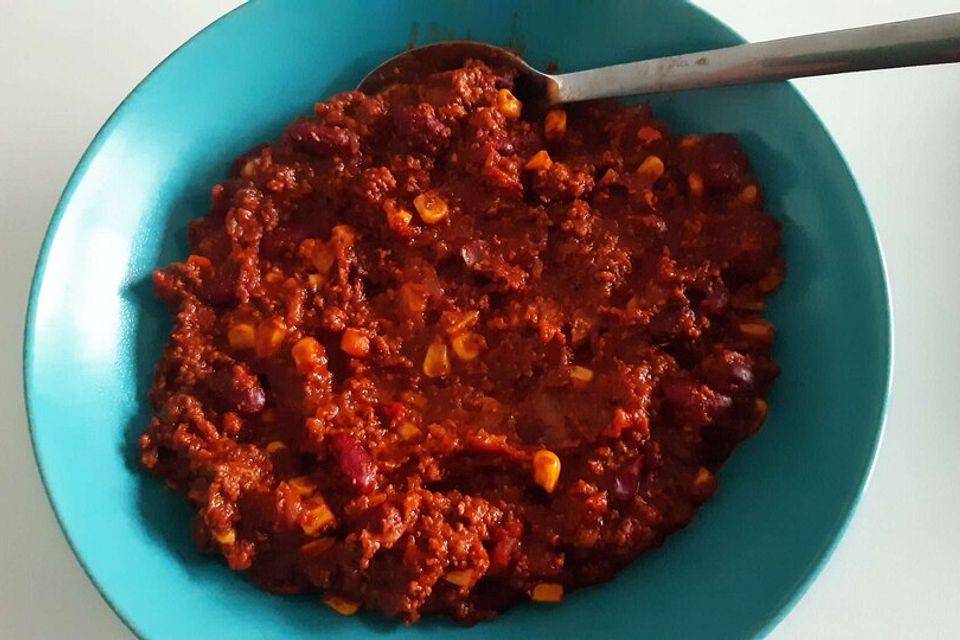 Chili con carne mit viererlei Chilisorten und Schokolade