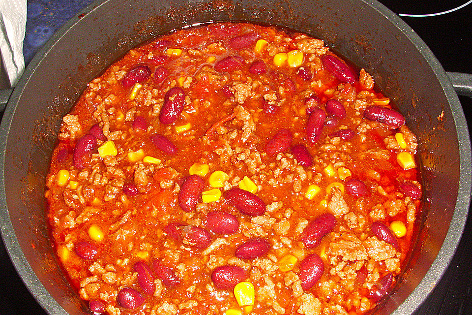 Chili con carne mit viererlei Chilisorten und Schokolade