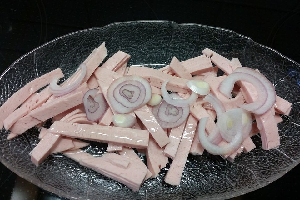 Wurstsalat bayerische Art Wurstsalat bayerische Art
