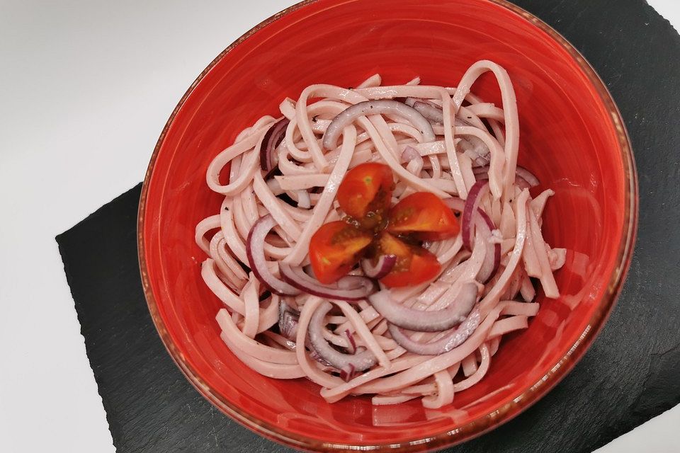 Wurstsalat bayerische Art Wurstsalat bayerische Art