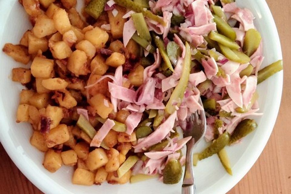 Wurstsalat bayerische Art Wurstsalat bayerische Art