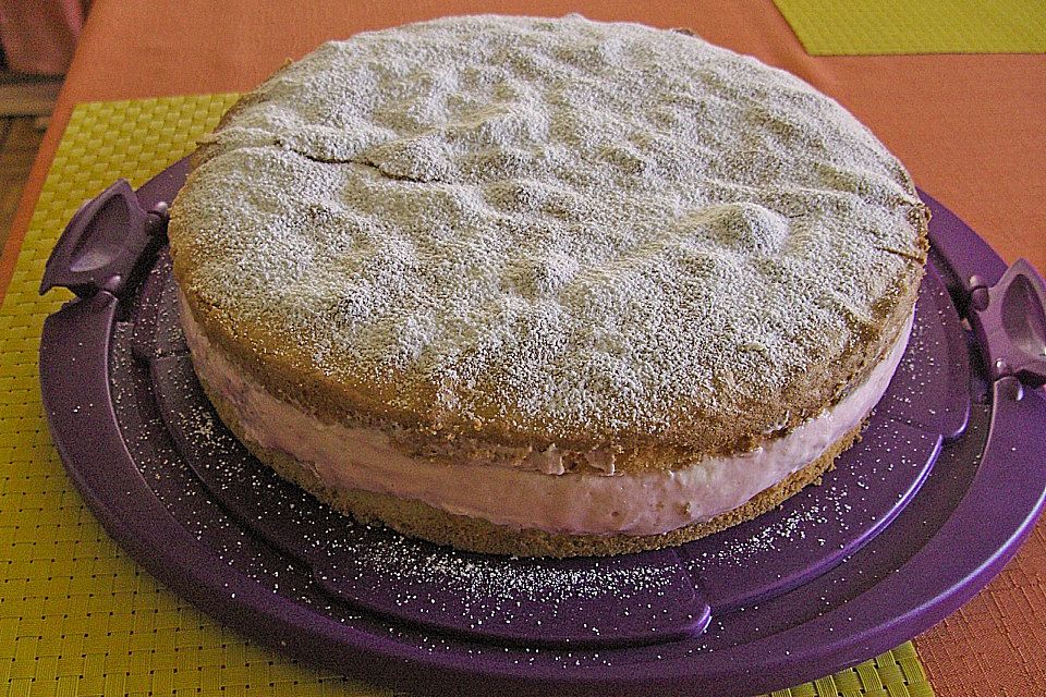 Vanille - Erdbeer - Torte à la Käse - Sahne