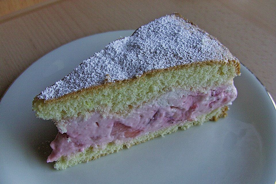 Vanille - Erdbeer - Torte à la Käse - Sahne