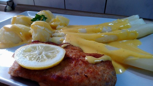 Wunderbar cremige Sauce Hollandaise (selbst gemacht) von PowidlMassaker