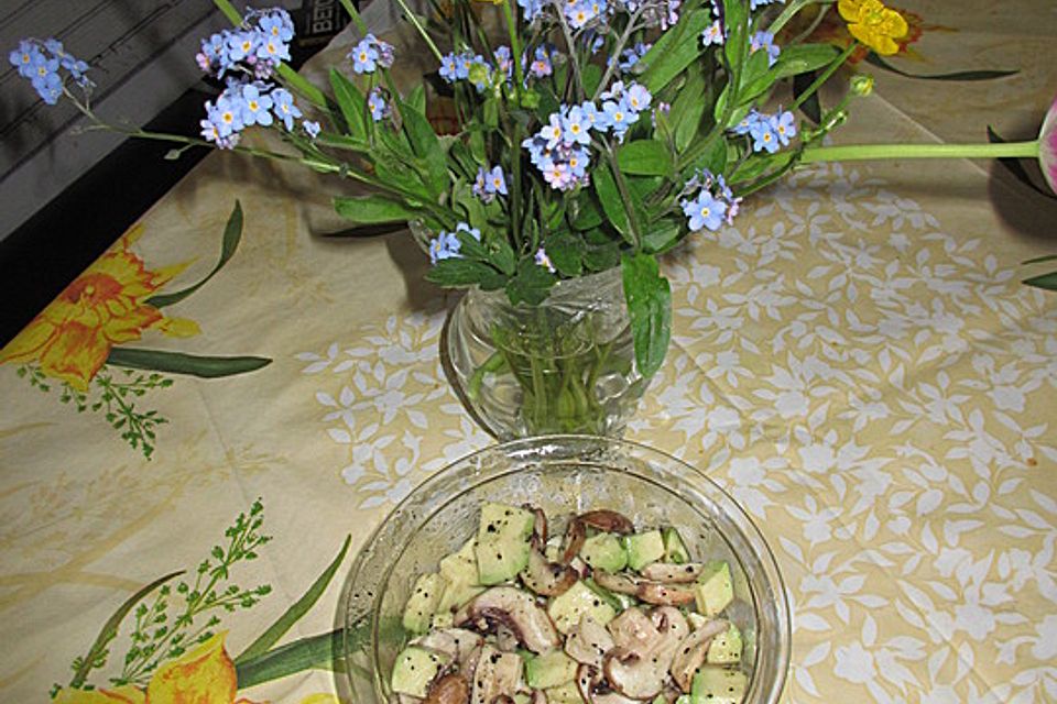 Avocado - Champignon - Salat