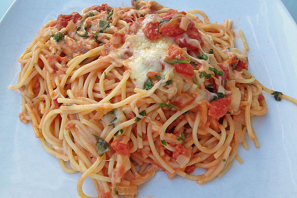 Spaghetti mit Tomaten - Kokosmilch - Soße