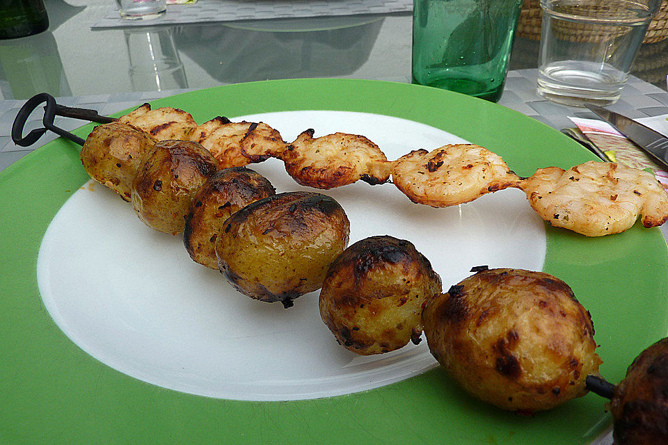 Feurige Kartoffelspieße vom Grill