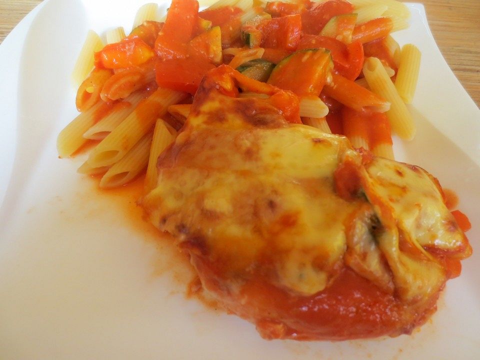 Überbackenes Hähnchenbrustfilet in Tomatensauce von CookingJulie| Chefkoch Überbackenes Hähnchenbrustfilet in Tomatensauce von CookingJulie| Chefkoch