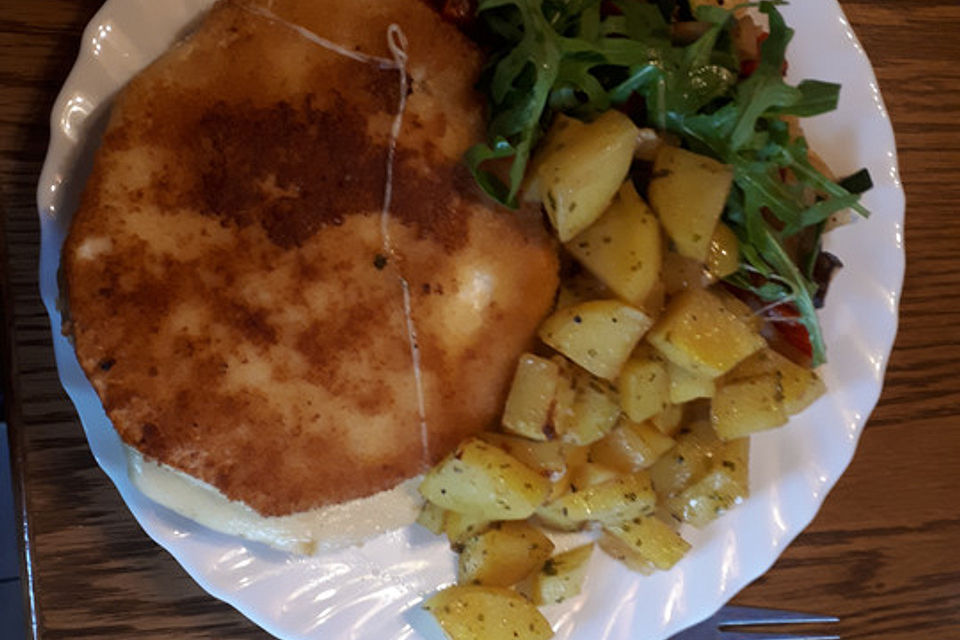 Sellerieschnitzel 'Mediterran' auf Gemüse Sellerieschnitzel 'Mediterran' auf Gemüse