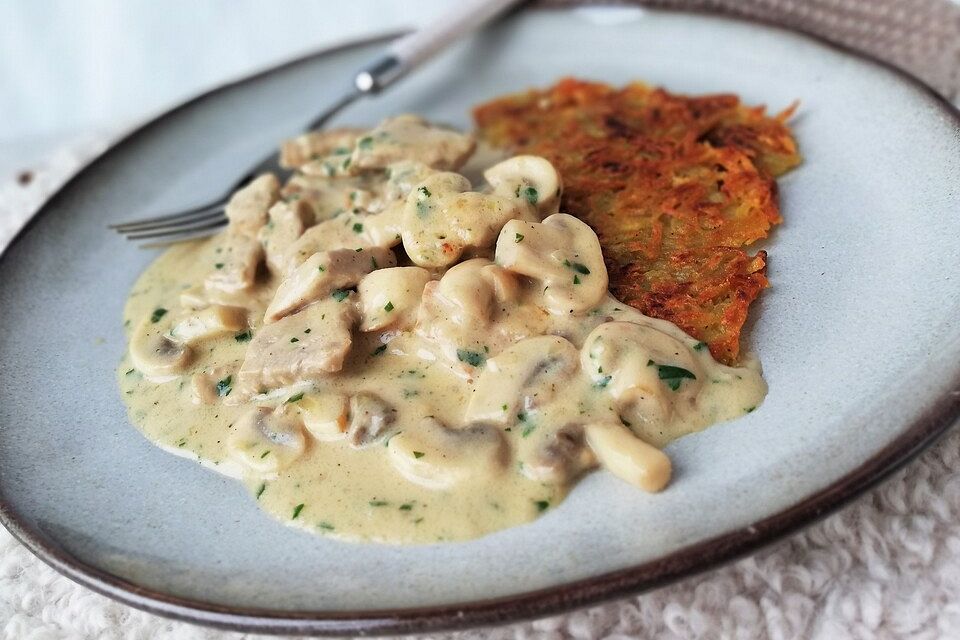 Zürcher Kalbsgeschnetzeltes mit Kartoffelrösti