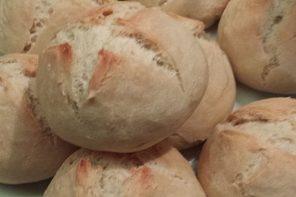 Grundrezept helle Weizenbrötchen