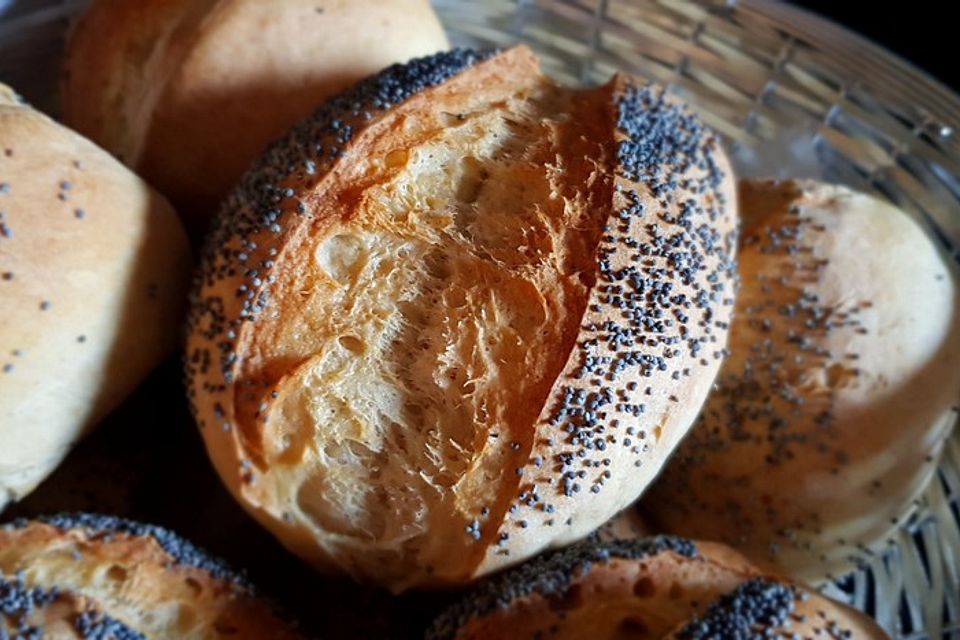 Grundrezept helle Weizenbrötchen