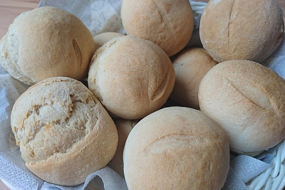 Grundrezept helle Weizenbrötchen