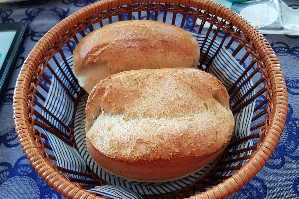 Grundrezept helle Weizenbrötchen