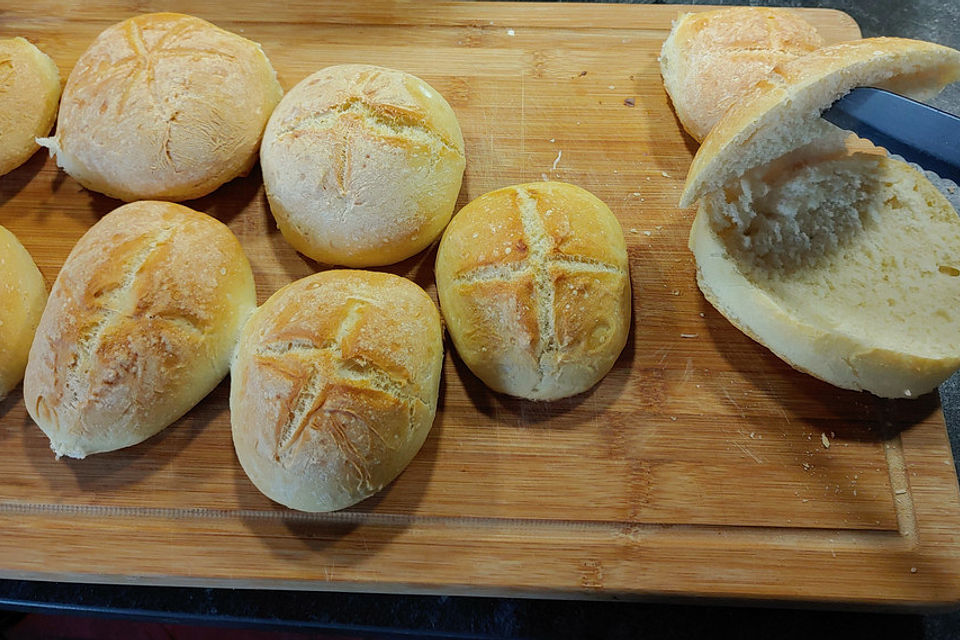 Grundrezept helle Weizenbrötchen