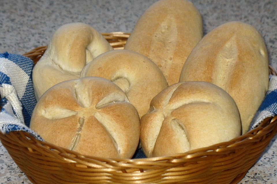 Grundrezept helle Weizenbrötchen