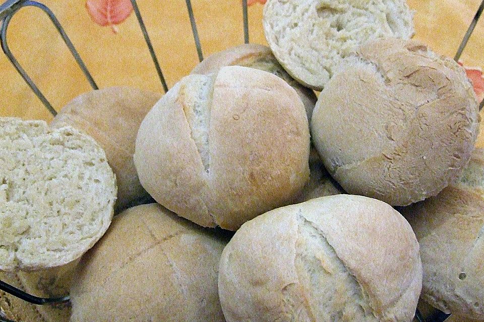 Grundrezept helle Weizenbrötchen