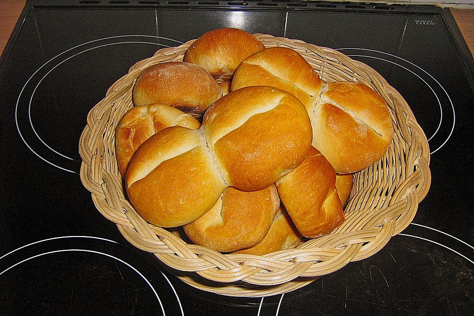 Grundrezept helle Weizenbrötchen