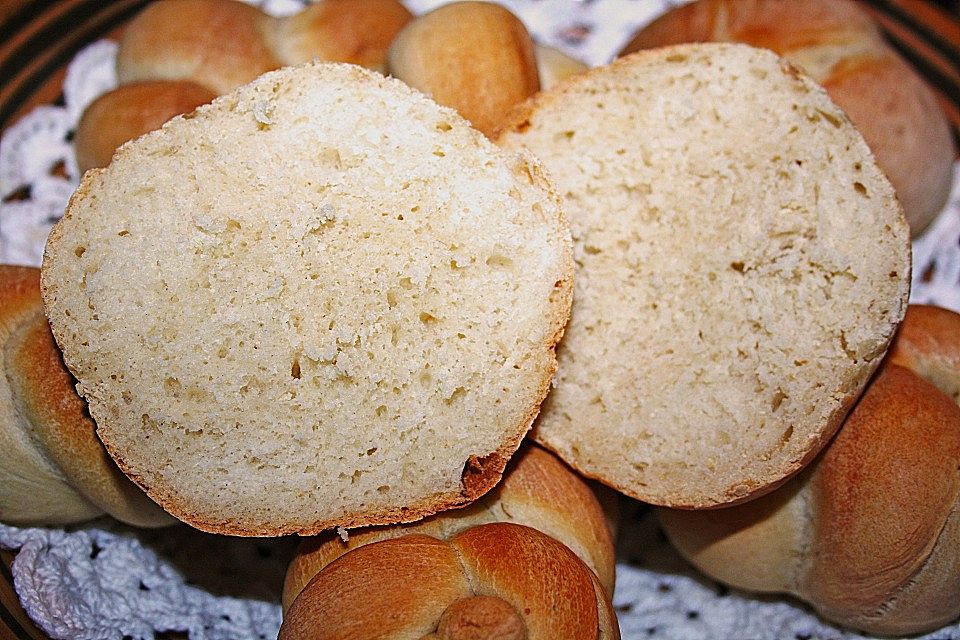 Grundrezept helle Weizenbrötchen