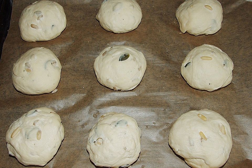 Grundrezept helle Weizenbrötchen