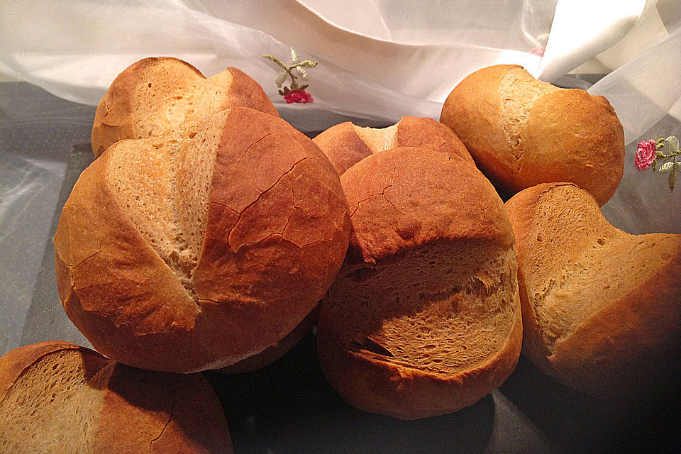 Grundrezept helle Weizenbrötchen